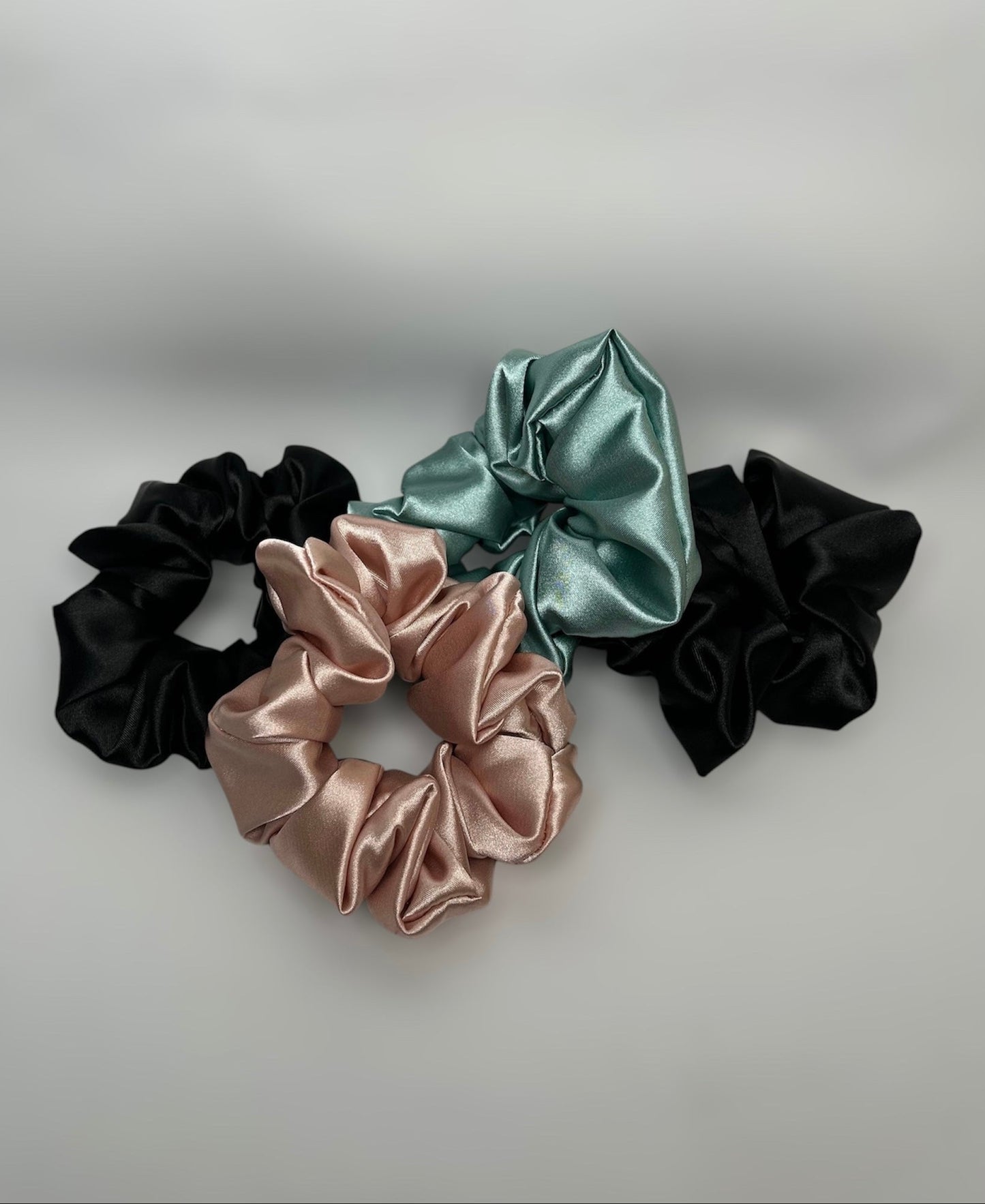 Satin scrunchies (4 pack)